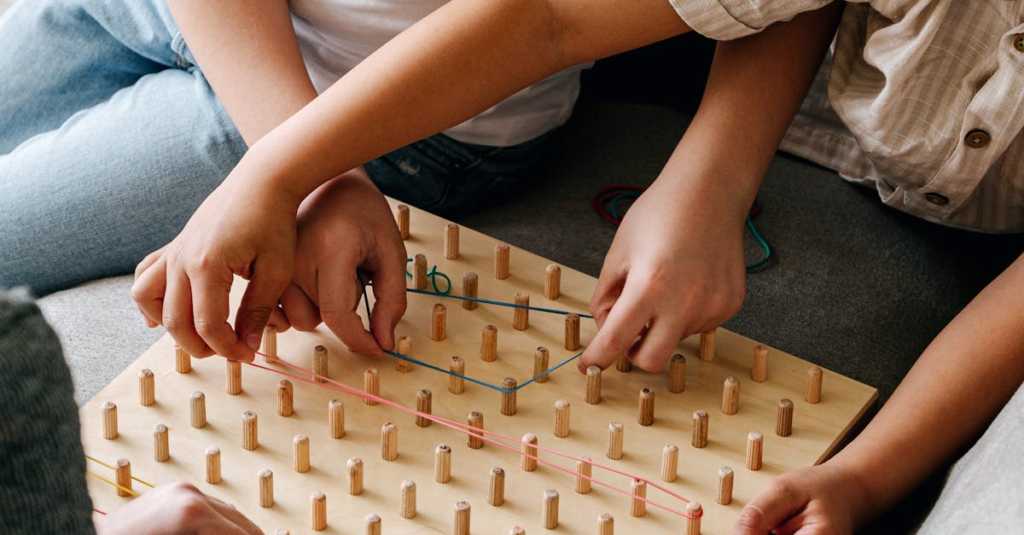 Preschool kids participating in cognitive activities to boost brain development
